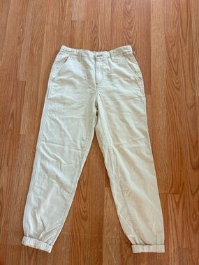 GAP women’s  Chino Pants in Off-White